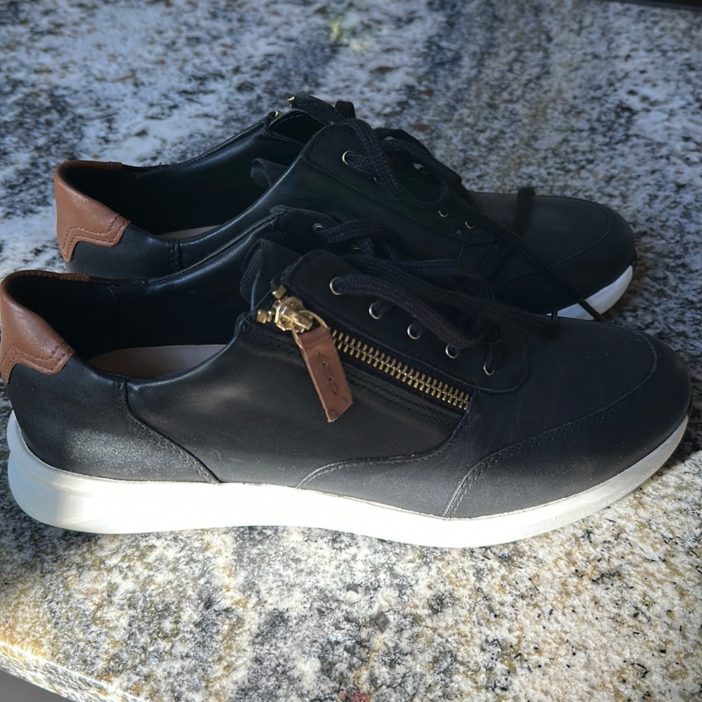 Clarks Un Río Zip Leather Sneaker